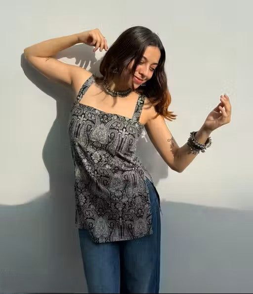 womens fancy printed sleevless and stylish short kurtis