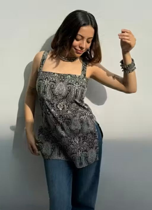 womens fancy printed sleevless and stylish short kurtis