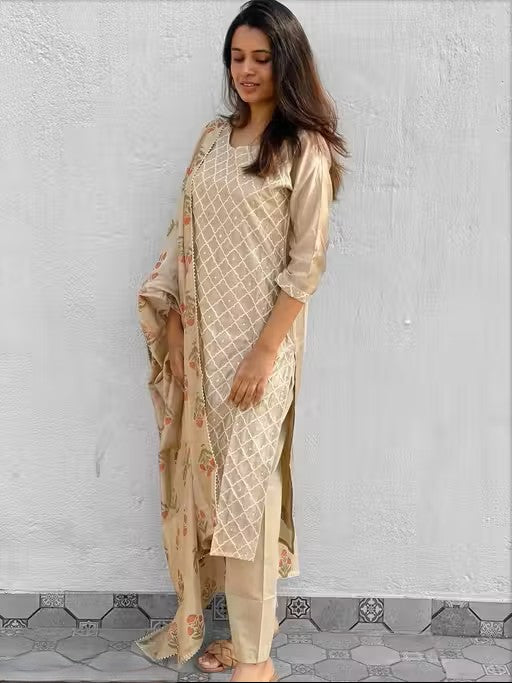 Women's Embroidered Kurta Pant Set With Dupatta