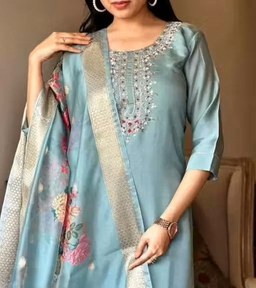 Woman's Rayon Kurti Pent With Dupatta